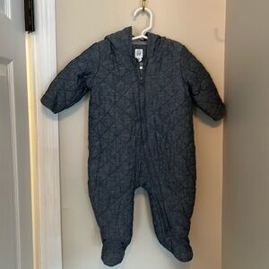 Gap onesie snuggly 6-12mo